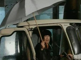 Lãnh đạo Kadhafi xuất hiện trên truyền hình giữa lúc Libya chìm sâu vào hỗn loạn