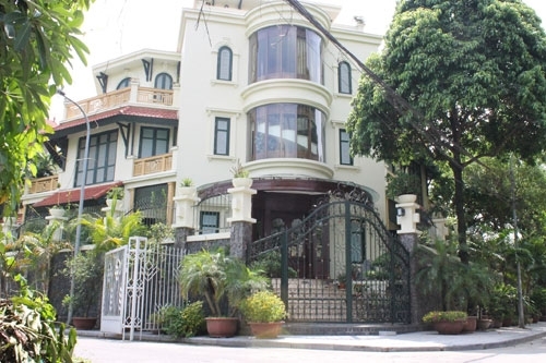 Hai 'sân khấu lớn' trong cuộc đời 'bầu' Kiên