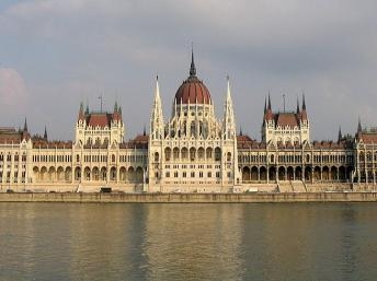 Dự luật trừng phạt các cựu quan chức cộng sản Hungary