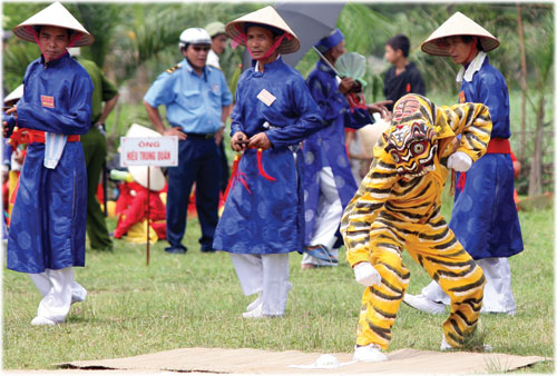 Biến tướng lễ hội