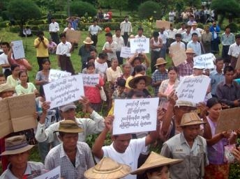 Tranh chấp đất đai ở Miến Điện: một cảnh sát chết, hàng chục người bị thương