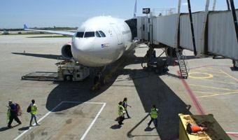 LOT tăng cường kiểm tra hành khách bay đi Mỹ