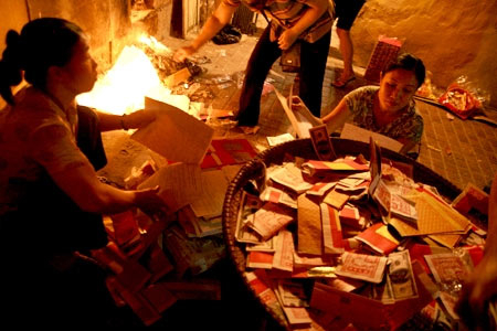 "Người Việt giàu nhất ở… thế giới bên kia"