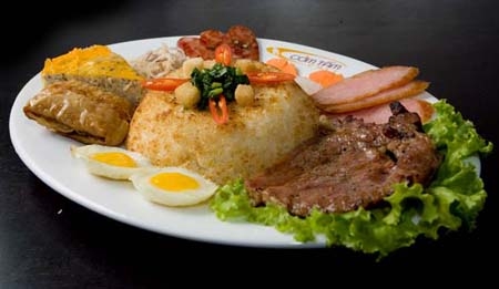 Thưởng thức đặc sản mọi miền ở Hà Nội