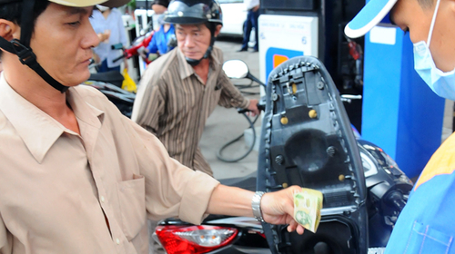 Xăng dầu lại nhấp nhổm tăng giá