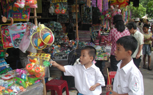 Tràn lan đồ chơi Trung Quốc độc hại