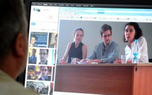 Trước phản ứng của Mỹ, Nga cân nhắc cho Snowden tị nạn