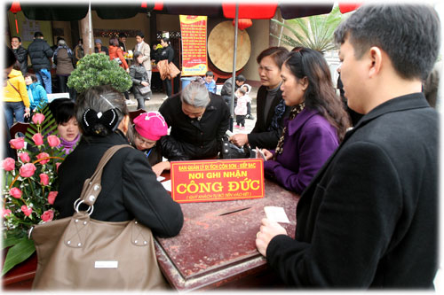 Đừng làm Phật khóc