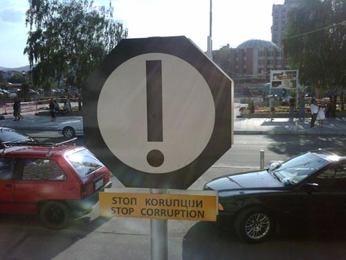 Những biển báo “trời ơi đất hỡi” khắp thế giới