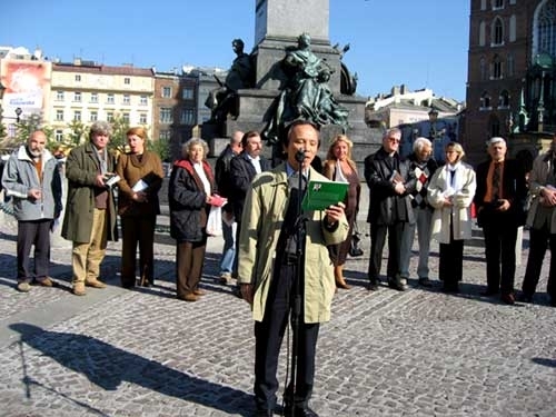 Nhà thơ nơi "sương trắng nắng tràn"