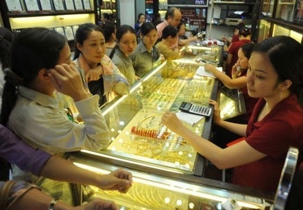 Không mua vàng dưới 1 lượng: Dân phát hoảng