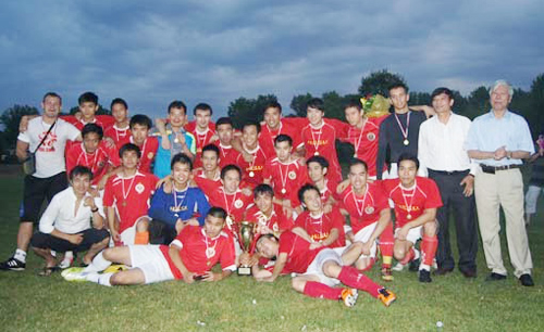 Bế mạc giải bóng đá Cộng đồng hè 2012