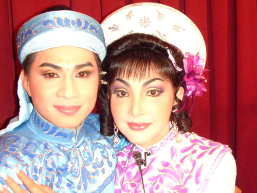 Hôn nhân đồng tính: Cần cái nhìn thấu đáo