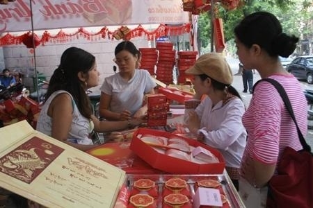 "Loạn” bánh trung thu, người tiêu dùng dễ ăn bánh "bẩn"