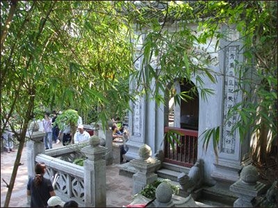 VIỆT NAM KÝ SỰ