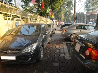 Lương thấp vẫn cưỡi xe hơi