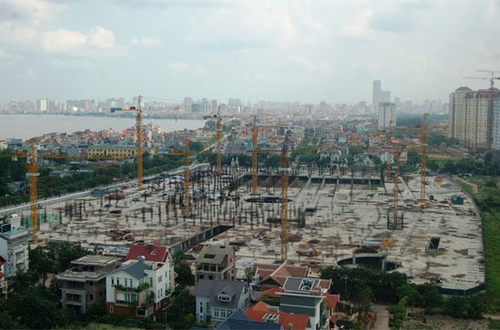 Dự án trung tâm thương mại lớn nhất Hà Nội đang “đắp chiếu”