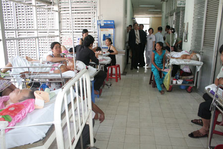 “Khoan trách người bệnh, hãy xem lại mình”