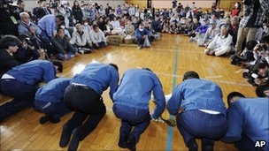 Công nhân vào lại lò phản ứng Fukushima