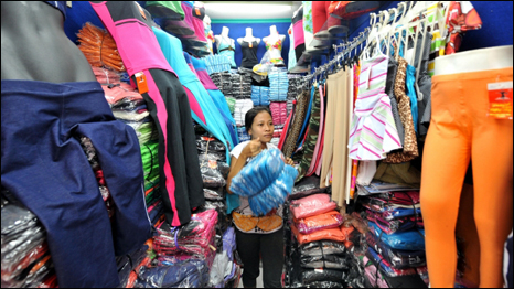 Cửa chính và cửa sau đều là hàng TQ