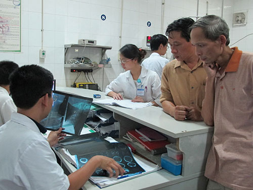 Dùng “tiểu xảo” nâng viện phí