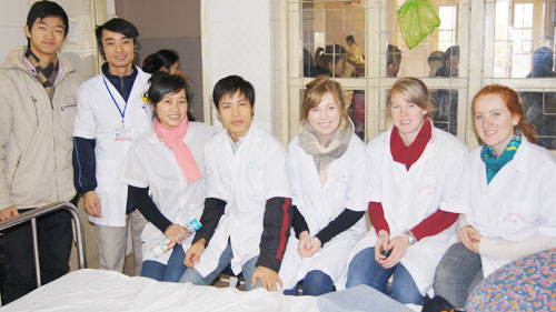 Nồi cháo yêu thương, bát cháo nghĩa tình