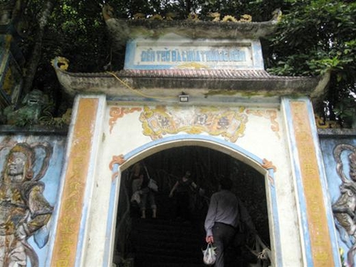 Đền Mẫu, chùa Vàng ở Tam Đảo