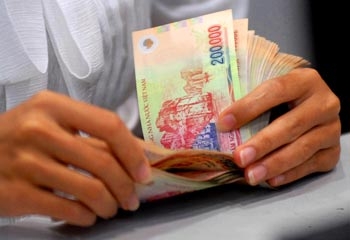 Hơn 200 cán bộ nộp lại quà biếu