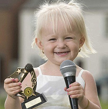 Ca sĩ 2 tuổi chiến thắng tại X Factor