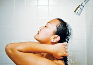 Tắm vòi sen sao cho khoẻ?