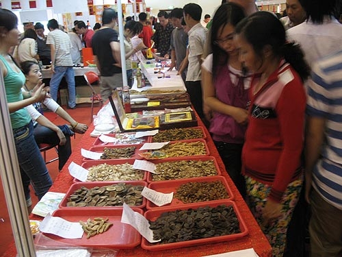 Đông dược: Vàng thau lẫn lộn