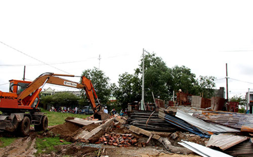 Vụ "Khởi tố nhiều đầu nậu, cò đất": Chưa đình chỉ cán bộ nào!