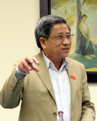 Chúng ta đang có xu hướng chạy theo tăng trưởng …