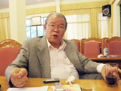 Còn luẩn quẩn, nếu nông dân 'tự bơi'