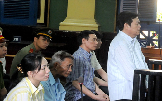 Có nên xử lý người đưa hối lộ?