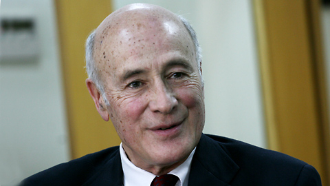 GS Nye: "Giữ chủ quyền không thể bằng cách "một đối một"