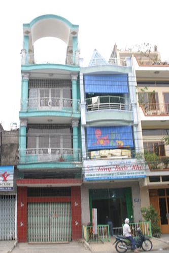 Phát hiện thêm hàng chục “tháp Pisa” ở Bình Thạnh