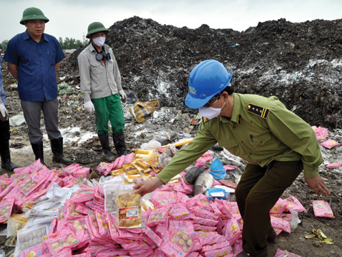 Thực phẩm bẩn "vây" người tiêu dùng