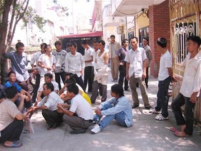 13 tháng đi lao động chỉ ăn chơi và... trốn cảnh sát