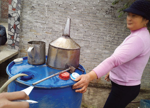 Rượu độc tràn lan