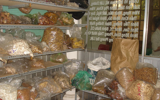 Tràn lan dược liệu Trung Quốc trộn thuốc sâu, tạp chất