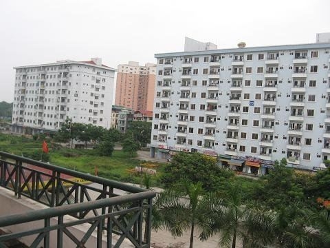 Nhà giàu tỉnh lẻ săn nhà Hà Nội giảm giá