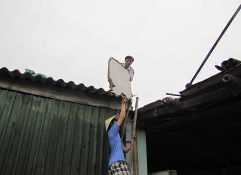 Bão bắt đầu ảnh hưởng đến đất liền