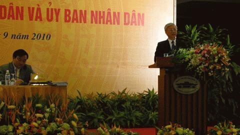 Tranh cãi chuyện bỏ HĐND: Cần thì Quốc hội làm ca đêm...