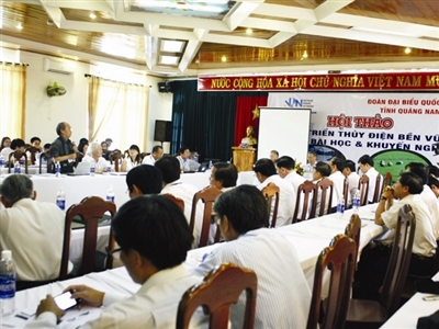 Hơi sức đâu mà lo cho dân?
