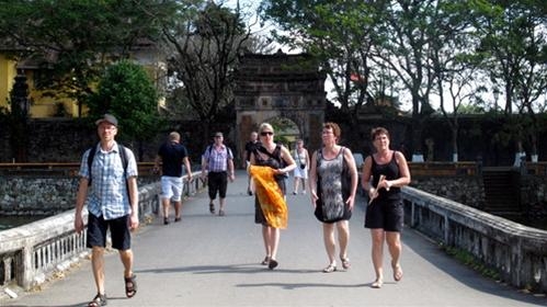 Khách du xuân đổ về miền Trung, khách sạn kín phòng