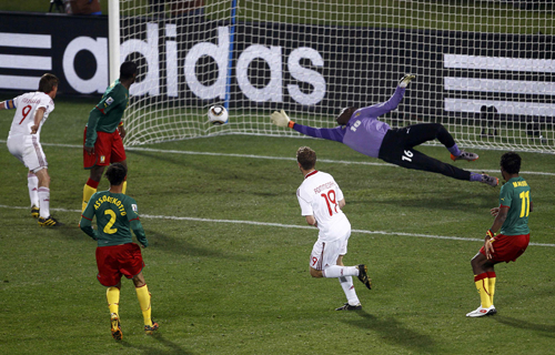 Cameroon - Đan Mạch 1-2: Chia tay "sư tử bất khuất"