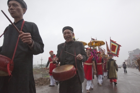 Quan họ ngửa nón nhận tiền: Nhỏ và không nhỏ!