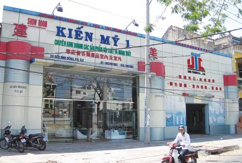 "Ông lớn" cố thủ đất công