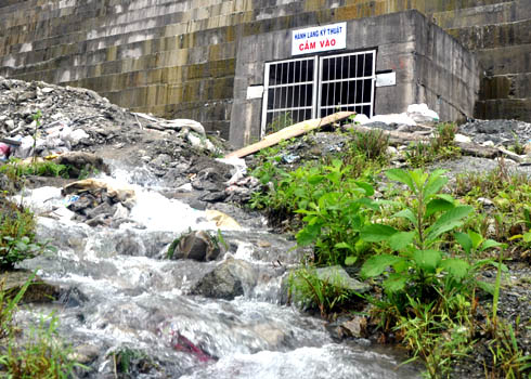'Nước chảy xối xả trong hầm thủy điện là nghiêm trọng'